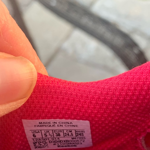 Retro Reebok running shoes. - Picture 5 of 7